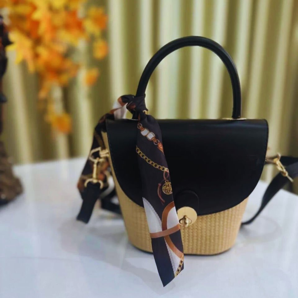 Lilyanaé Kadın Lüks Çanta – Hem El, Hem Omuz Kullanımı