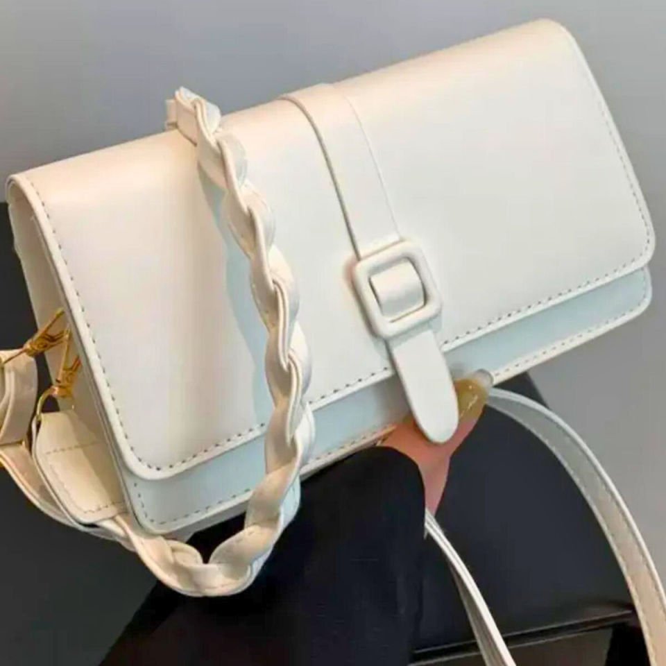 Lila Kadın Çantası – Örgülü Askılı Mini