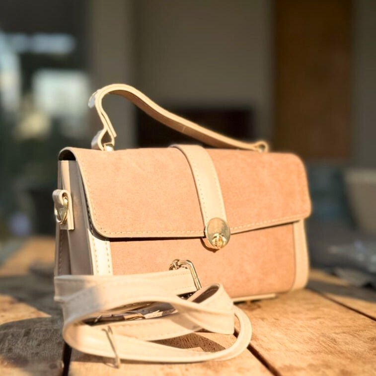Kadın çantası “Cleo” – Vintage stil, gündüz ve gece için özel tasarım.