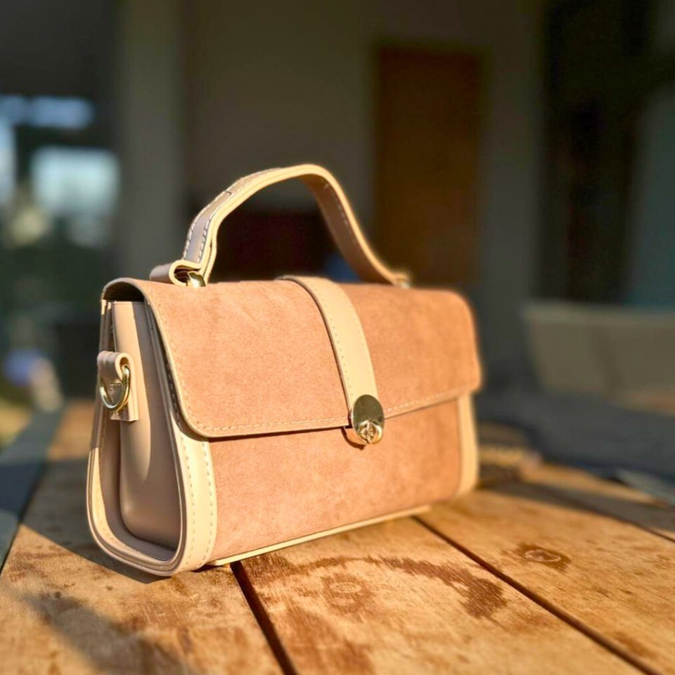 Kadın çantası “Cleo” – Vintage stil, gündüz ve gece için özel tasarım.