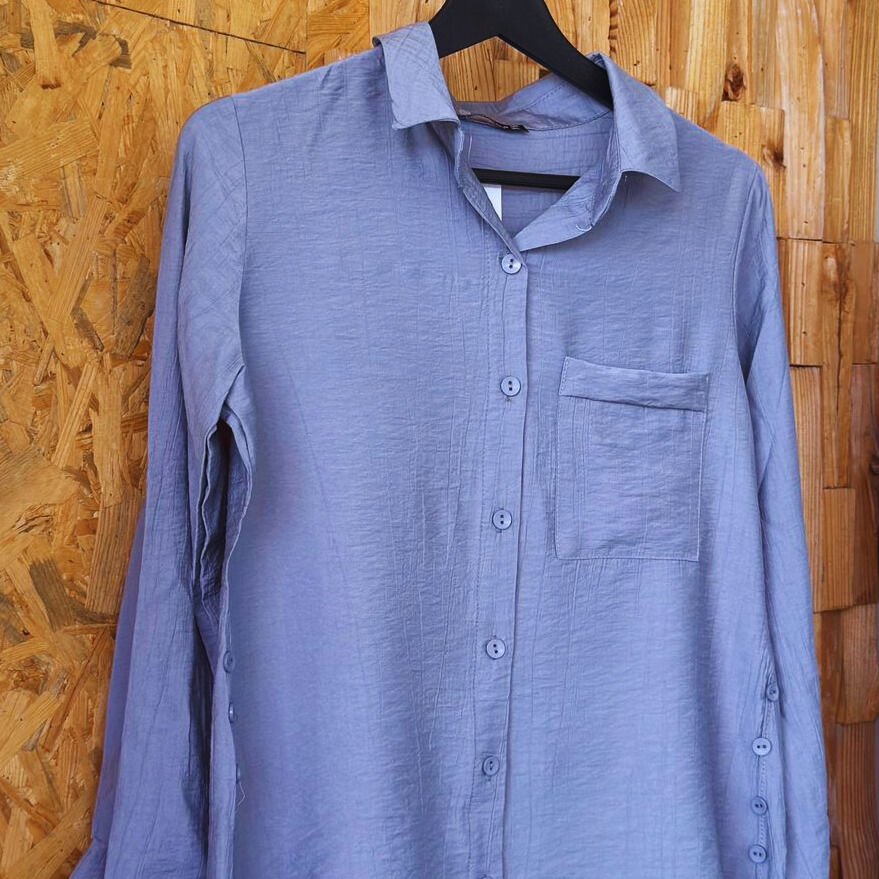 پیراهن راه‌راه بافت‌دار رنگ دودی (فومه)