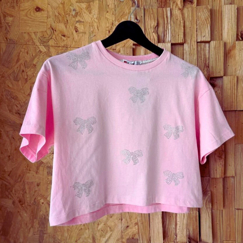 Taş işlemeli kurdeleli kadın T-shirt – %100 pamuk