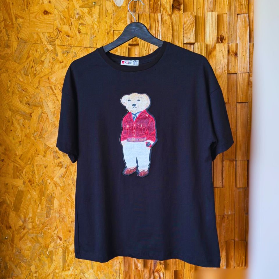 تی‌شرت سفید یونیسکس با طرح خرس شیک‌پوش