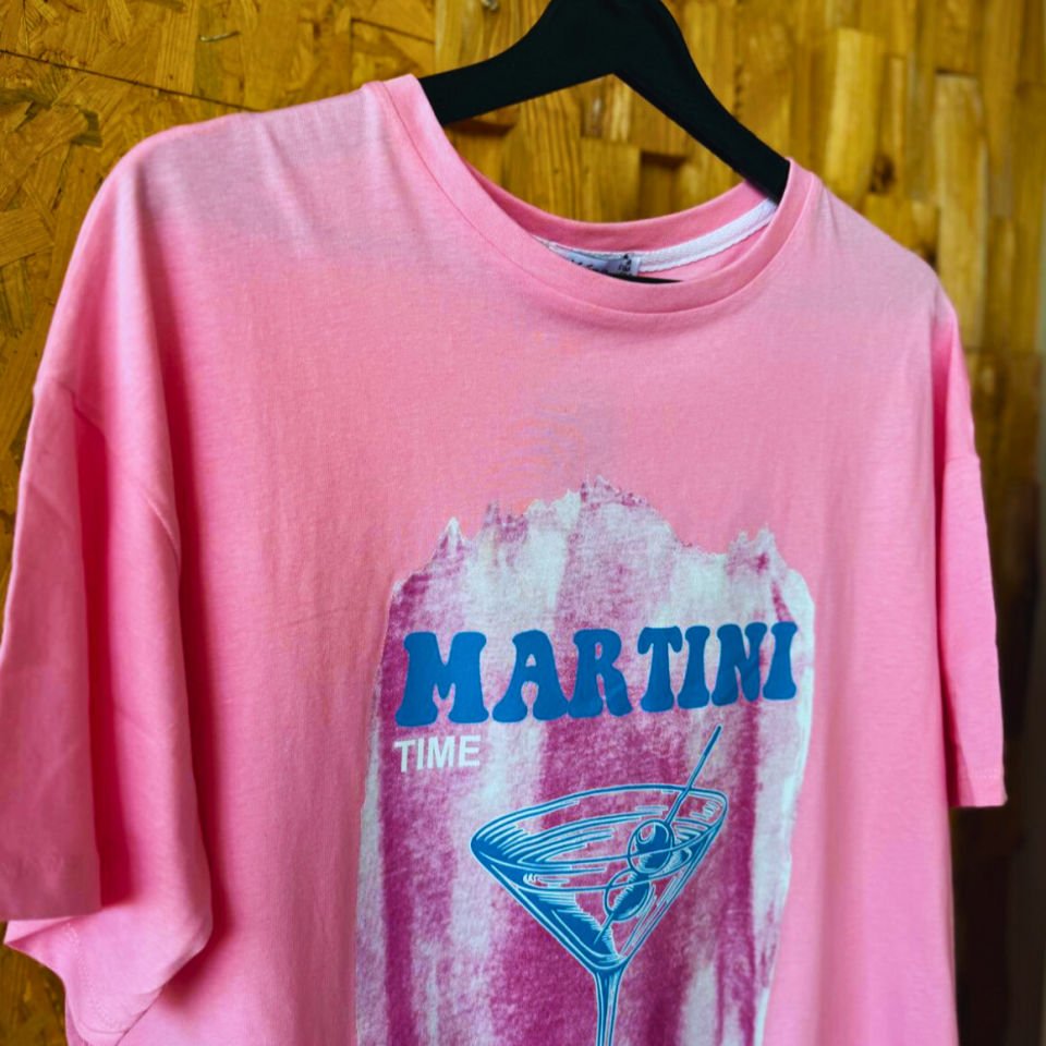 تی‌شرت زنانه با طرح فنجام