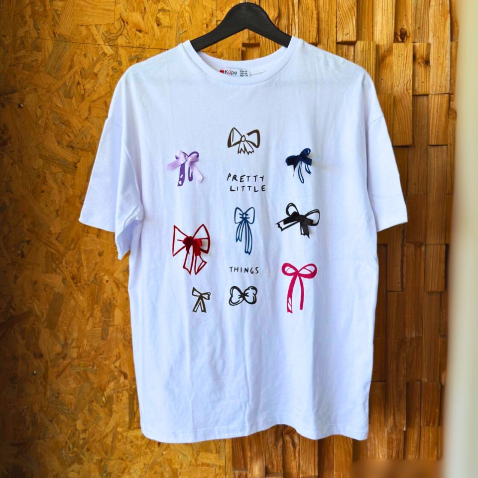 تی‌شرت اُورسایز چاپ‌دار با جزئیات بافت‌دار ت