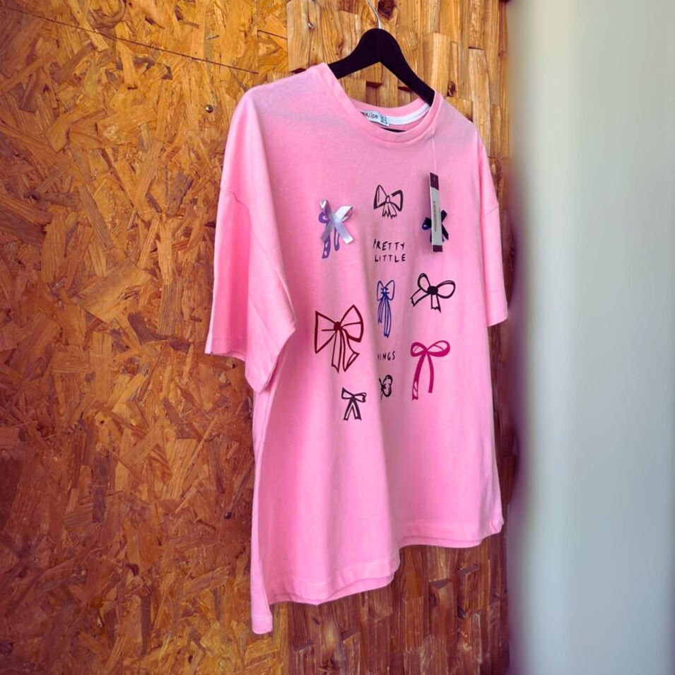 تی‌شرت اُورسایز چاپ‌دار با جزئیات بافت‌دار ت