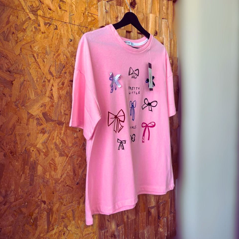 تی‌شرت اُورسایز چاپ‌دار با جزئیات بافت‌دار ت