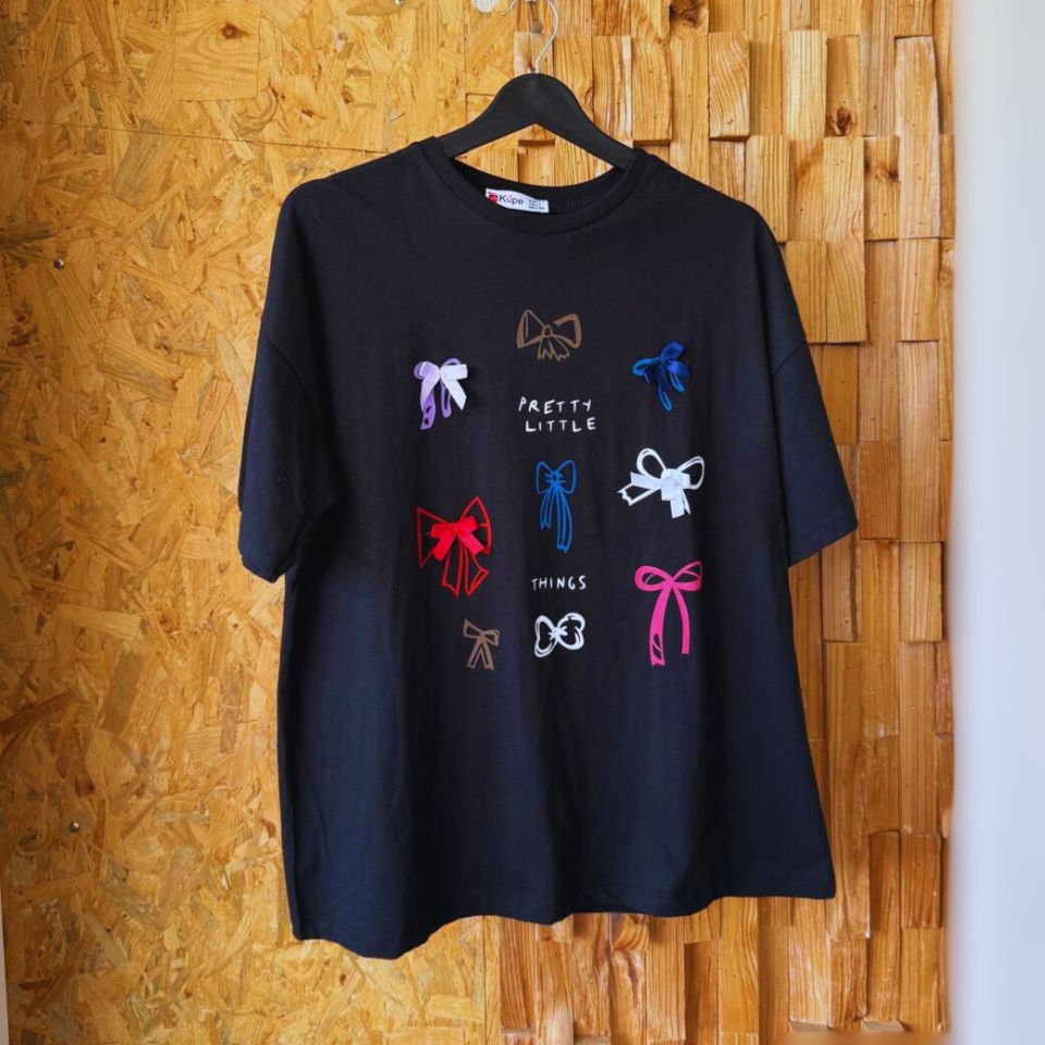 تی‌شرت اُورسایز چاپ‌دار با جزئیات بافت‌دار ت