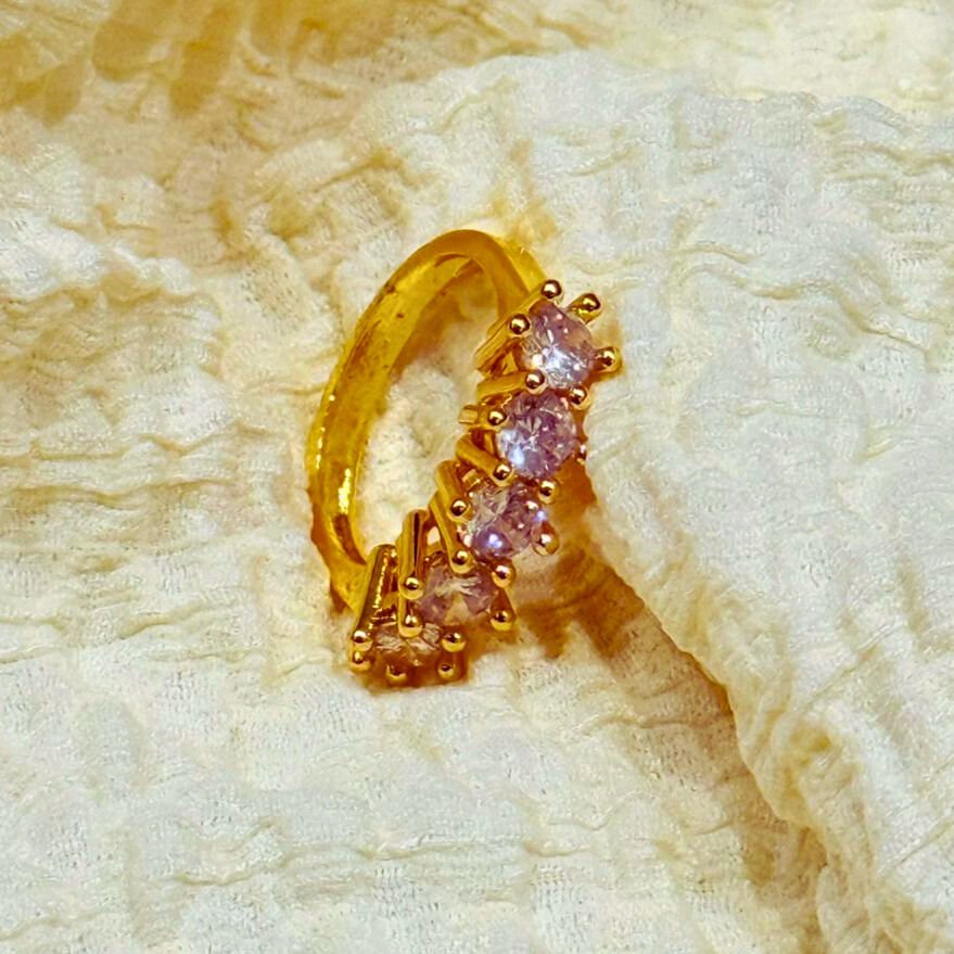 انگشتر پنج‌نگین رنگ طلایی