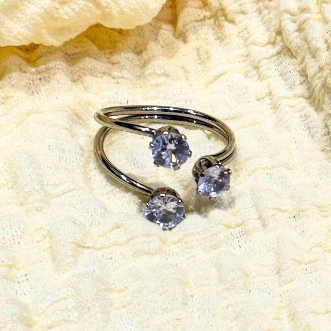 انگشتر سه نگین