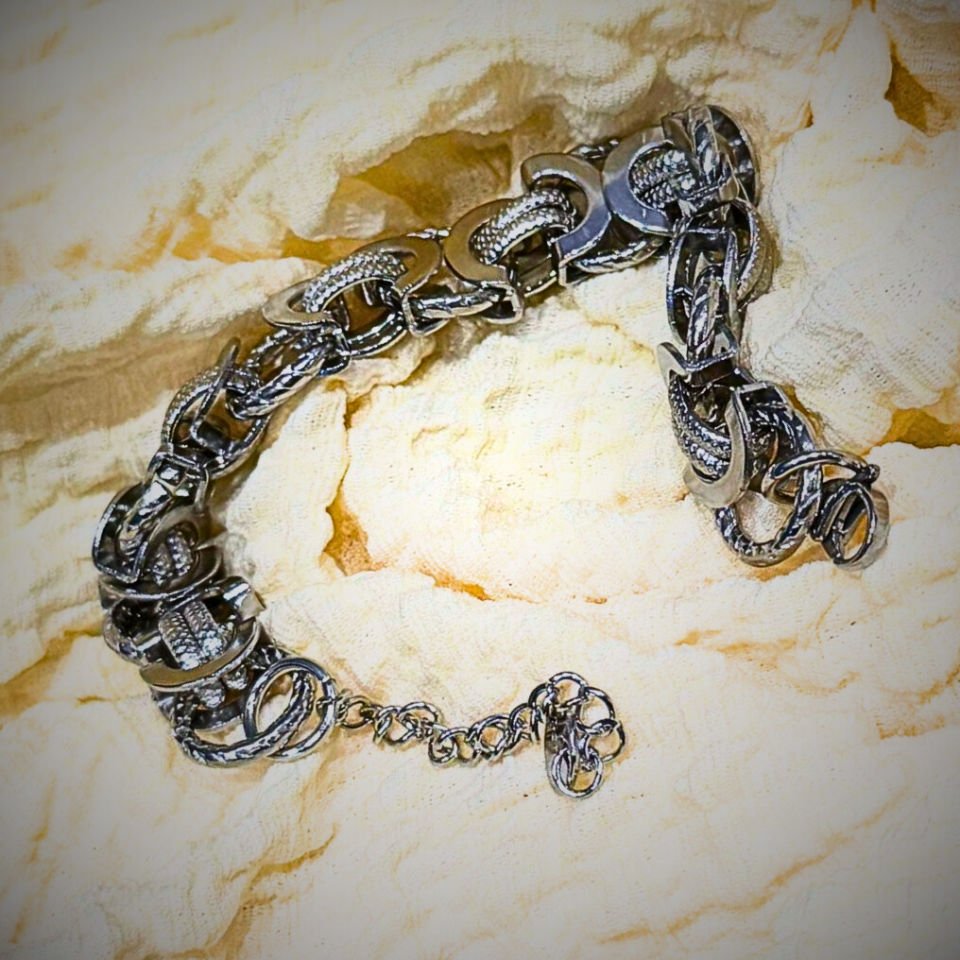 Gümüş renkli zincir detaylı çelik bilezik