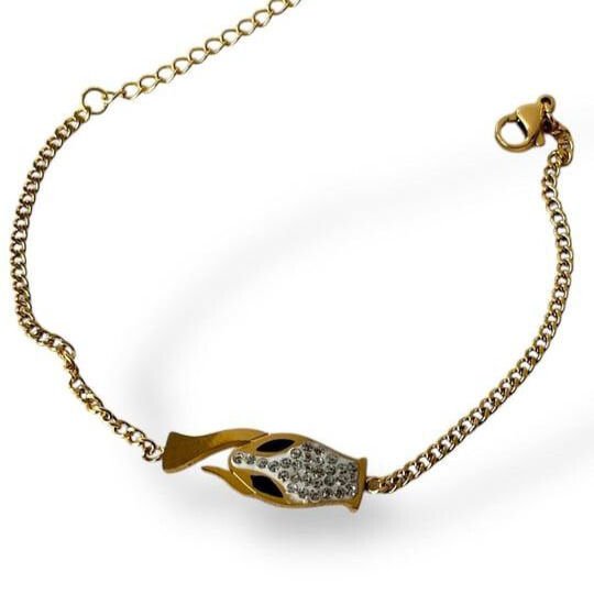 Altın renkli, taş detaylı yılan desenli çelik bilezik.
