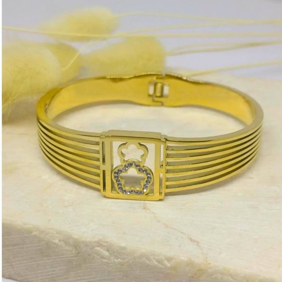 دستبند بند تیغه‌ای